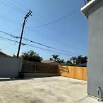 New 2-Story House 3 Bedrooms 3 Bathrooms In Anaheim Near Disneyland- Knotts In The Same Lot Of 3 Separate Properties