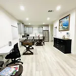 New 2-Story House 3 Bedrooms 3 Bathrooms In Anaheim Near Disneyland- Knotts In The Same Lot Of 3 Separate Properties