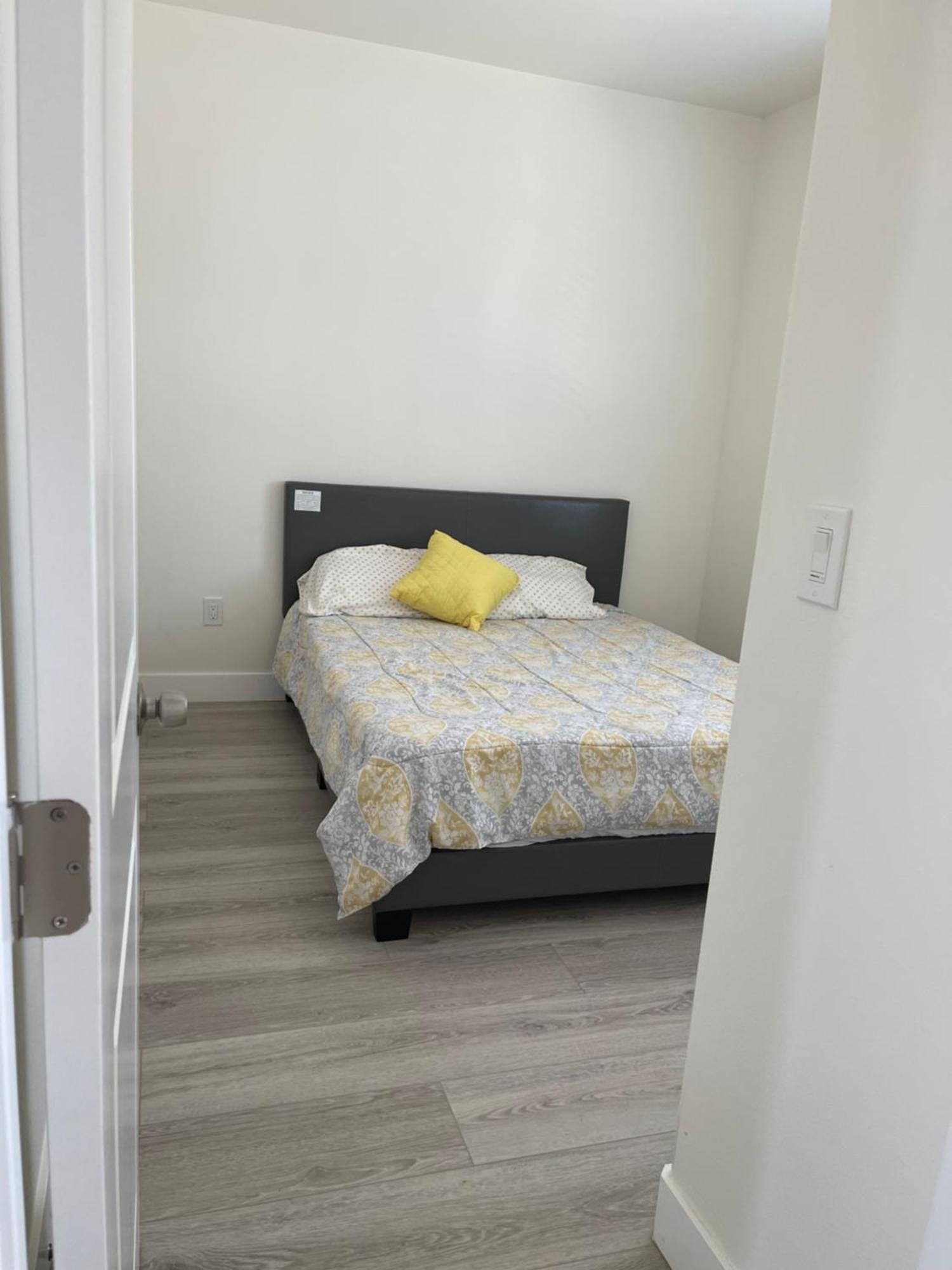 New 2-story House 3 Bedrooms 3 Bathrooms In Near Disneyland- Knotts In The Same Lot Of 3 Separate Holiday home Anaheim