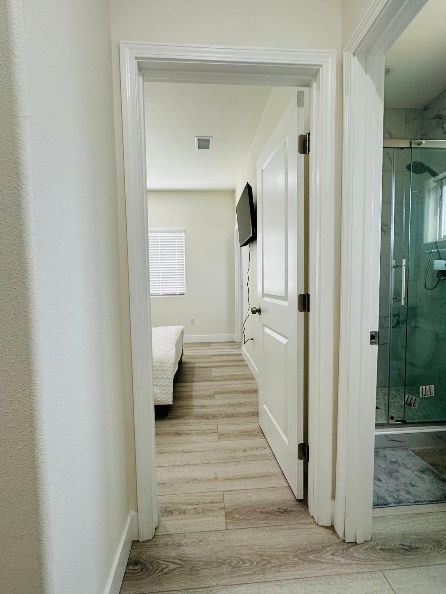 New 2-story House 3 Bedrooms 3 Bathrooms In Near Disneyland- Knotts In The Same Lot Of 3 Separate Anaheim